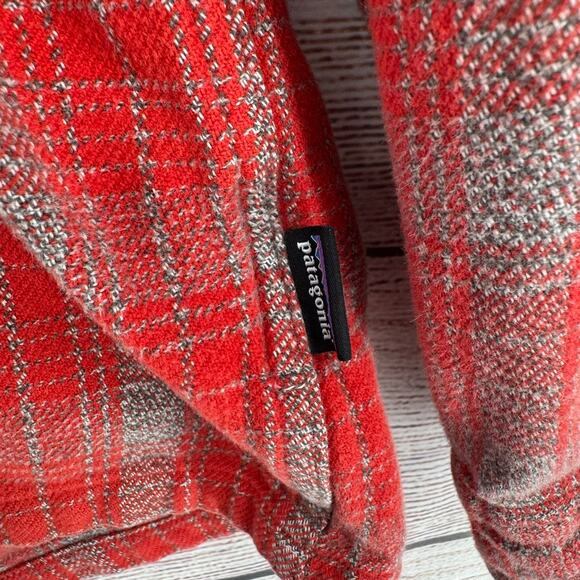 Patagonia Long Sleeved Fjord Flannel Shirt Mens XL Red Gray Plaid - Picture 7 of 14